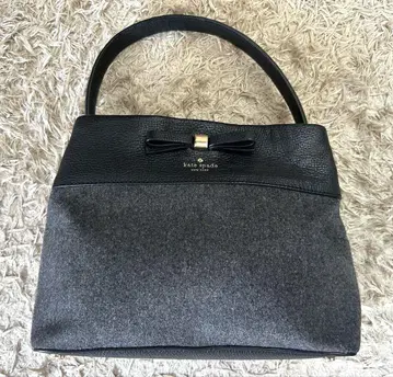 kate spade 그레이 및 블랙 울 가죽 핸드백