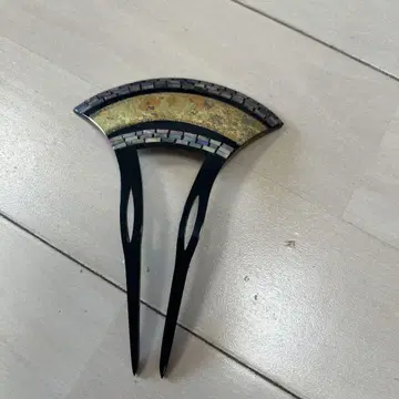 부채꼴 블랙 골드 컬러 나전 헤어콤