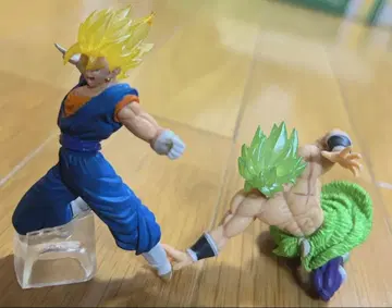 베지트 브로리 피규어 세트