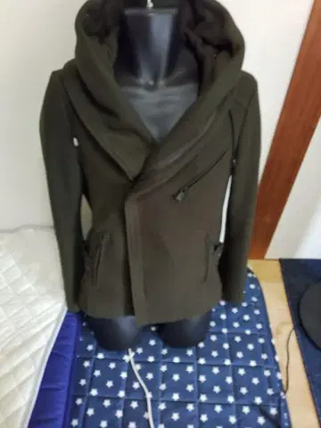 캐서린 햄넷 후드 라이더 재킷