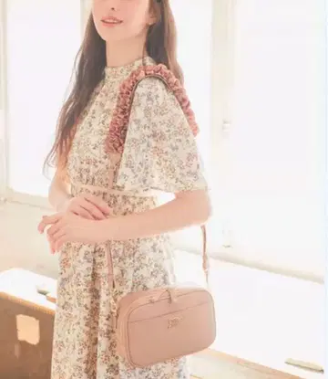 메종 드 플뢰르 Maison de FLEUR 프릴 숄더백