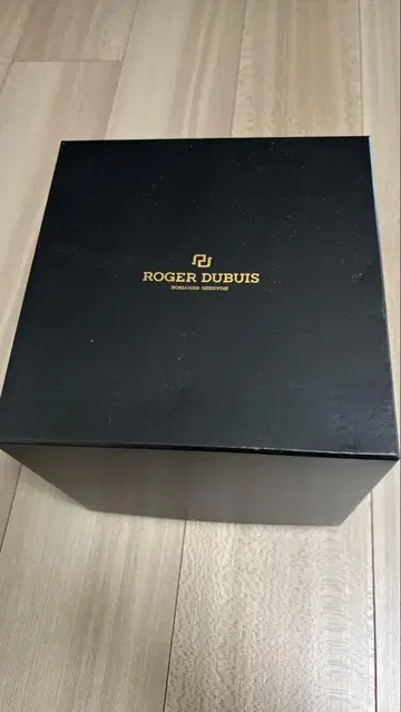 로저드뷔 시계 빈 박스 ROGER DUBUI