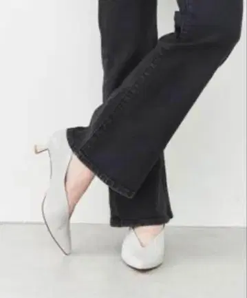 [ LE TALON ] 4.5cm 포인티드 하이 뱀프 펌프스 23.5cm
