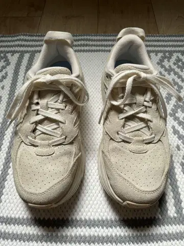 HOKA ONE ONE CLIFTON L SUEDE 베이지 24.0cm