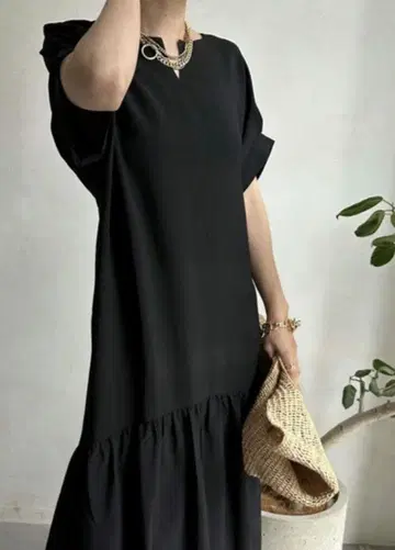 DouDou 언밸런스 절개 원피스