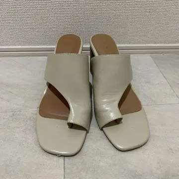 A de vivre 가죽 플립플랍