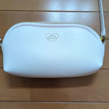 하트 로고 화이트 숄더백