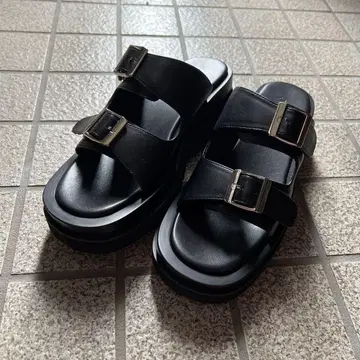 JUNRed 샌들