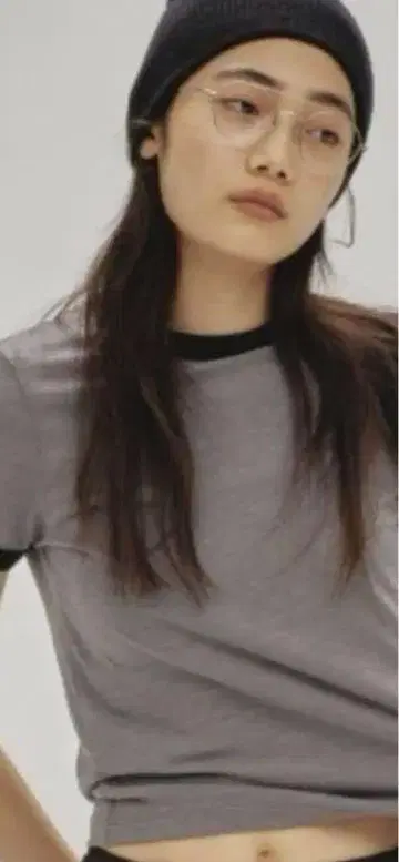 그레이 티셔츠