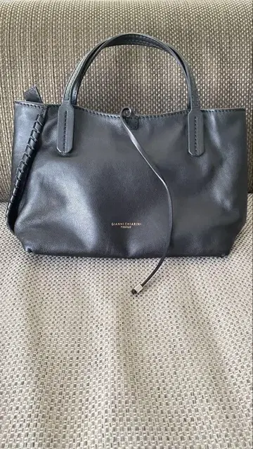 GIANNI CHIARINI 블랙 가죽 핸드백