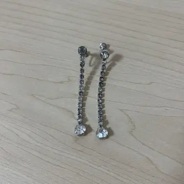 실버 체인 귀걸이