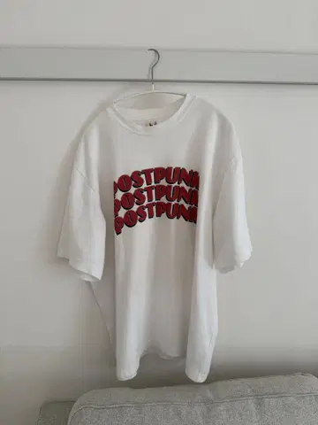 Blurhms T셔츠