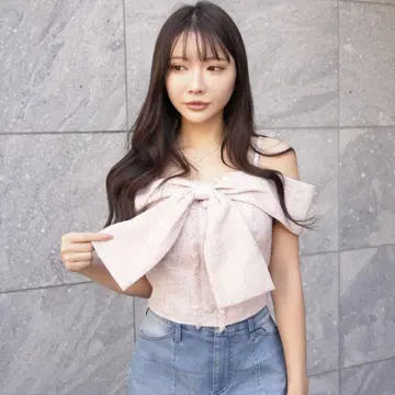 립서비스 트위드 리본 오프숄더 상의 핑크