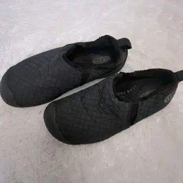 KEEN CUSH 슬립온