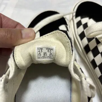 Vans 체커 플래그 스니커즈 US4.5