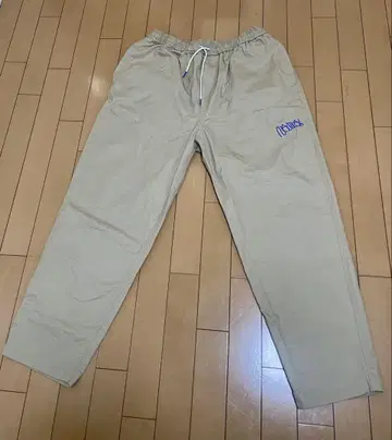 [ NAUTICA ] 미사용 베이지 치노 팬츠 자수 로고