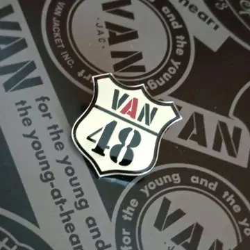 VAN JAC 반자켓 핀 배지 아카이브 루트48