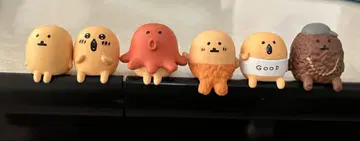앉아있는 두더지 고로케 컴프
