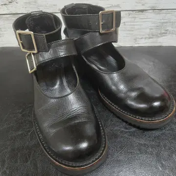 블랙 가죽 백 스트랩 부츠