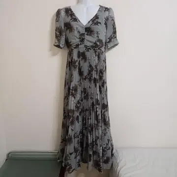 코코딜/ 이너 롱 원피스 반팔 꽃무늬 그레이 플리츠