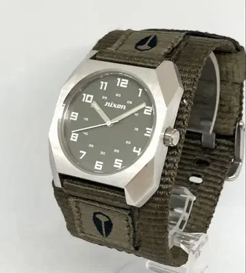 Nixon 닉슨 the scout 팔각형 아날로그 시계 카키