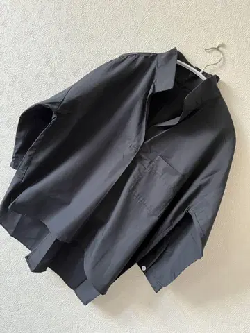 블랙 5부 소매 셔츠