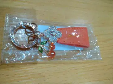 가죽 키링 큐빅 장식 오렌지 SnowMan 무카이 코지풍
