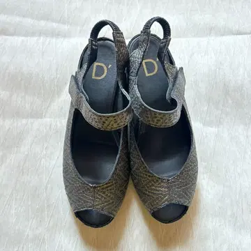 새상품급 D'ICI 샌들 23cm