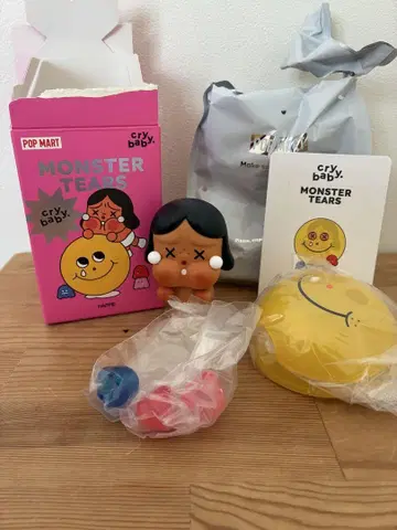 POP MART MONSTER TEARS cry baby 피규어