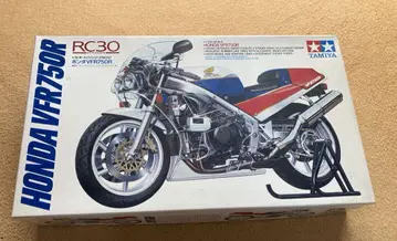 타미야 HONDA VFR750R (미조립)