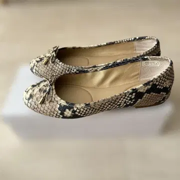 Lauren RalphLaure 플랫슈즈