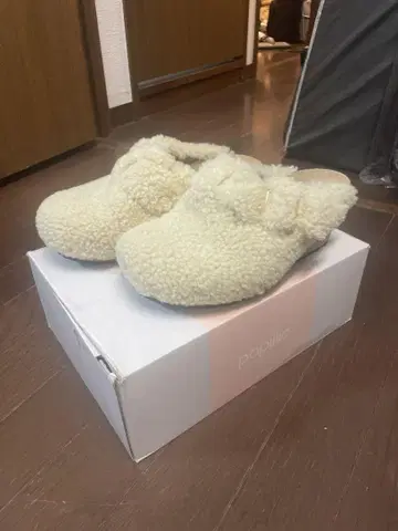 버켄스탁 퍼니 테디 에그쉘 퍼 24.5