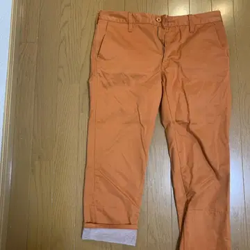 오렌지 치노 팬츠 롤업