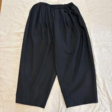 미즈이로 인드 mizuiro ind 블랙 와이드 턱 팬츠 허리밴딩
