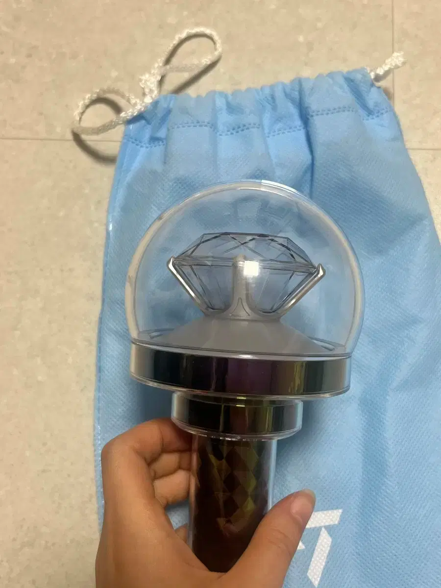 세븐틴 응원봉 캐럿봉 양도합니다 | Buy from Bunjang via Kfriday Proxy