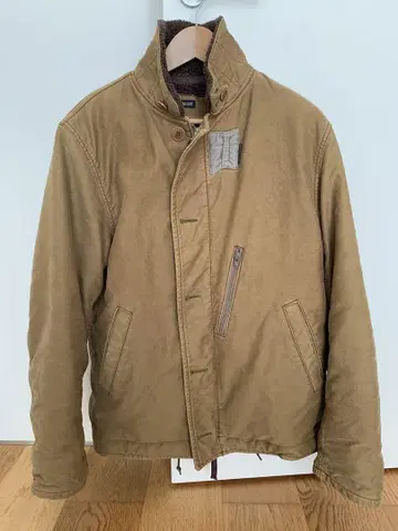 BLUEBLUE 할리우드 런치 마켓 저먼 크로스 덱 자켓