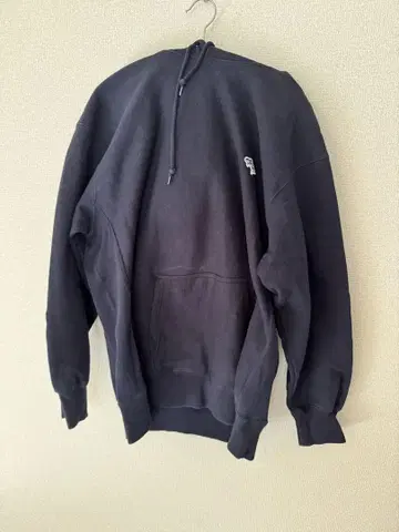 HELLY HANSEN 네이비 후드 부착 후드티