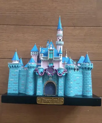 디즈니랜드 잠자는 숲속의 미녀 성 피규어 Disneyland 70