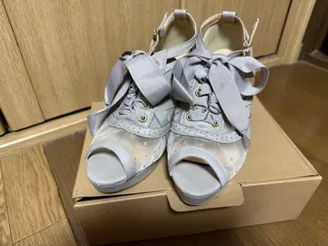그레이 오픈토 샌들 리본 포함