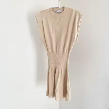 ZARA 베이지 민소매 니트 원피스 M 사이즈 새상품급