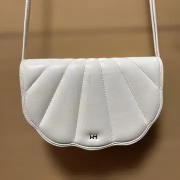 HM 화이트 숄더백