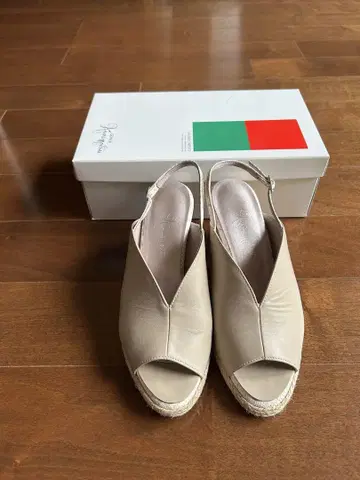 카네마츠 웨지솔 샌들