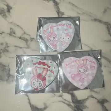 메조피아노 x 헬로키티 Sweet Angel Box 랜덤 캔뱃지 3종