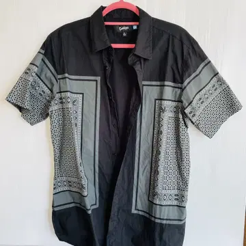 착용 1회 COOKIES S/S WOVEN SHIRT (BLACK)