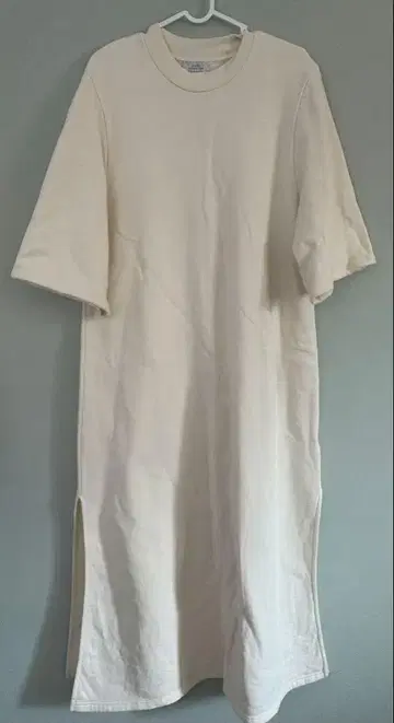 스튜디오니콜슨 맨투맨 원피스 속기모 화이트 L 사이즈 상당