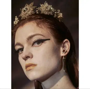PAMEO POSE Queen Stick Pierce 귀걸이