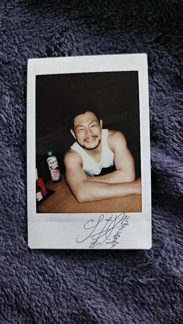 오타 요시노부 요시모토 신 희극 친필 사인 폴라로이드