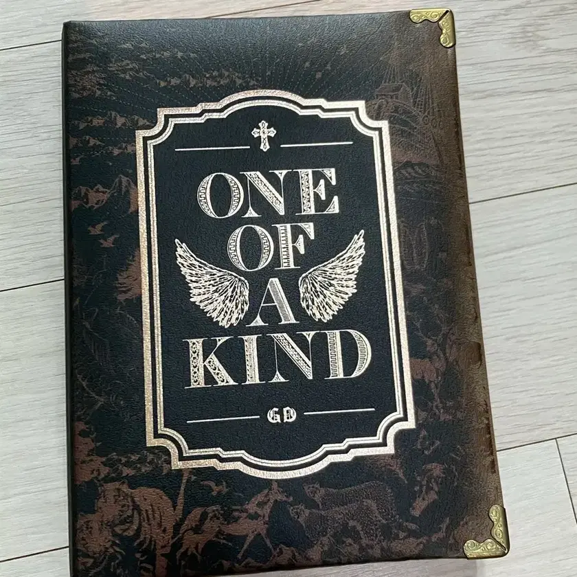 G-DRAGON　ONE OF A KIND 韓国版アルバム 500x500.jpg