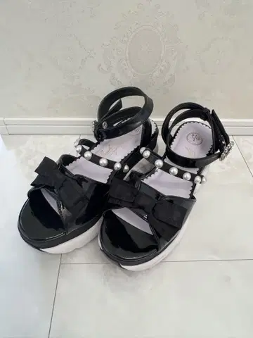 [새상품급] YOSUKE 요스케 통굽 샌들 비쥬 리본 L