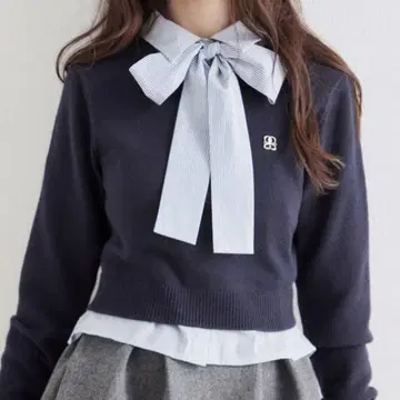 [새상품급] SNIDEL 스나이델 리본 원포인트 로고 셔츠 NVY
